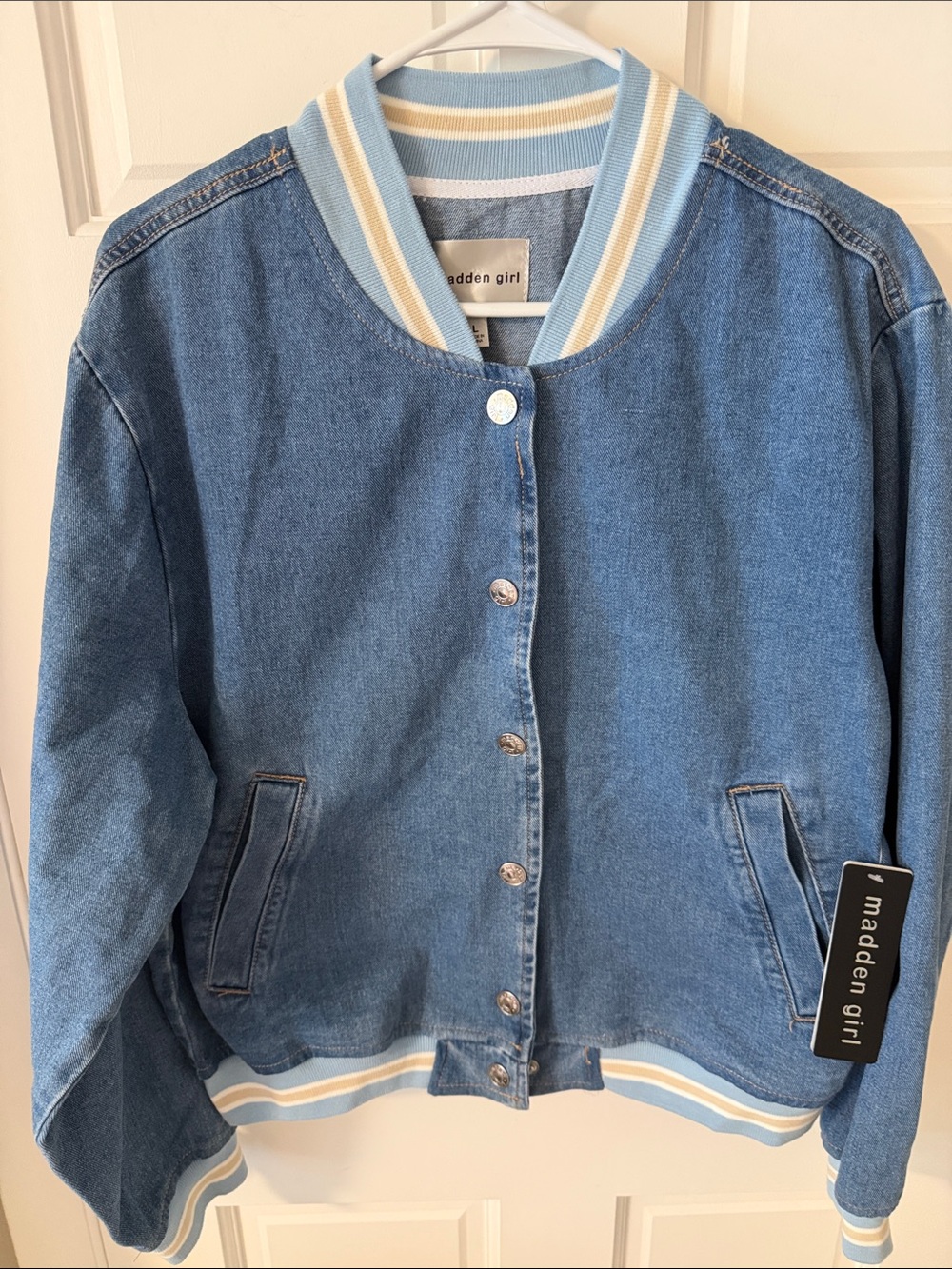 NWT Madden Girl Denim Varsity Bomber Jacket
Medium Wash Y2K aesthetic Large